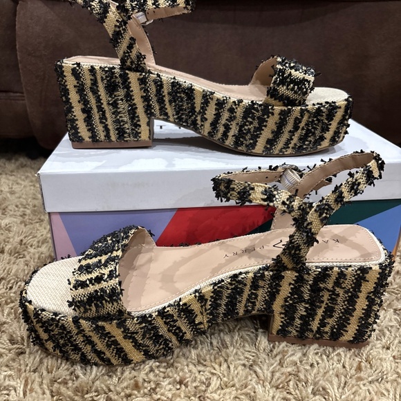 New in Box Katy Perry "The Busy Bee Strappy" Platform Heels- Size 8.5 Women’s - Picture 2 of 11